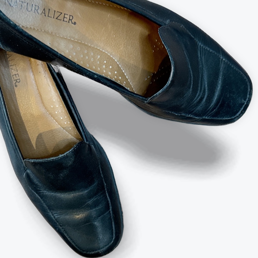 Naturalizer Black Leather Loafers Slip On Comfortable Classic Square Toe Shoe 9M